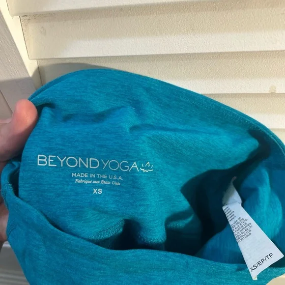 Beyond Yoga Teal Leggings - Picture 3 of 10